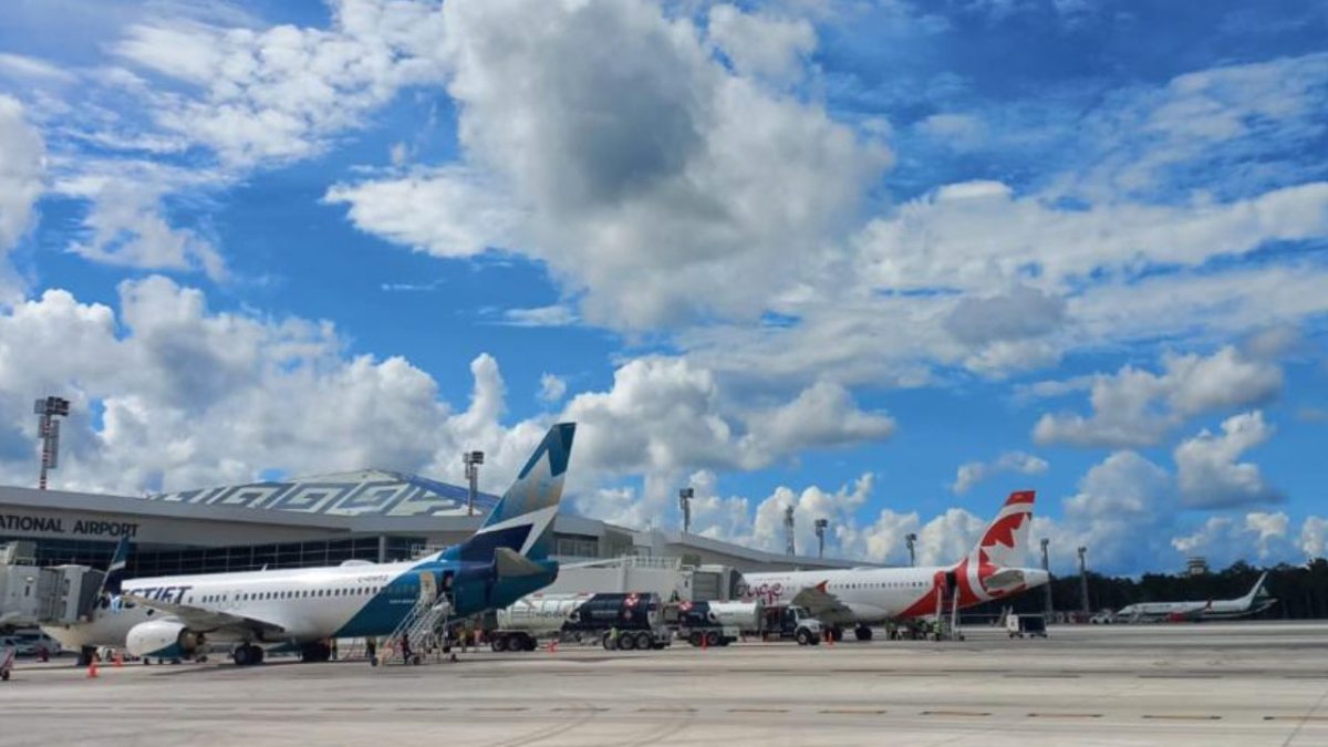 Aerolíneas en el Caribe mexicano.