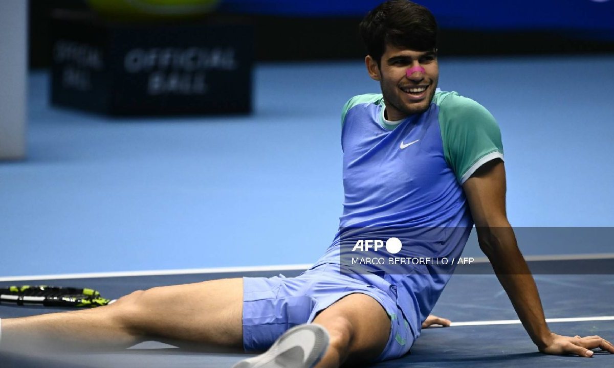 El tenis Alcaraz eliminado de torneo master.