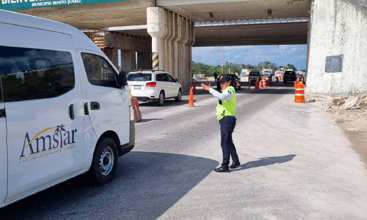 Continúan algunos cierres viales en la ciudad.