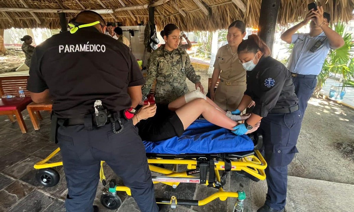 Mujer sufre quemaduras en Playa Linda, Cancún.