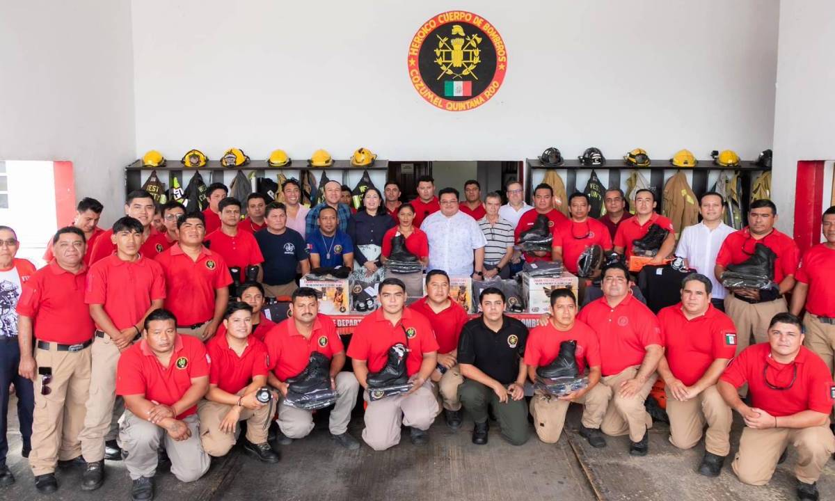 Bomberos de Cozumel.