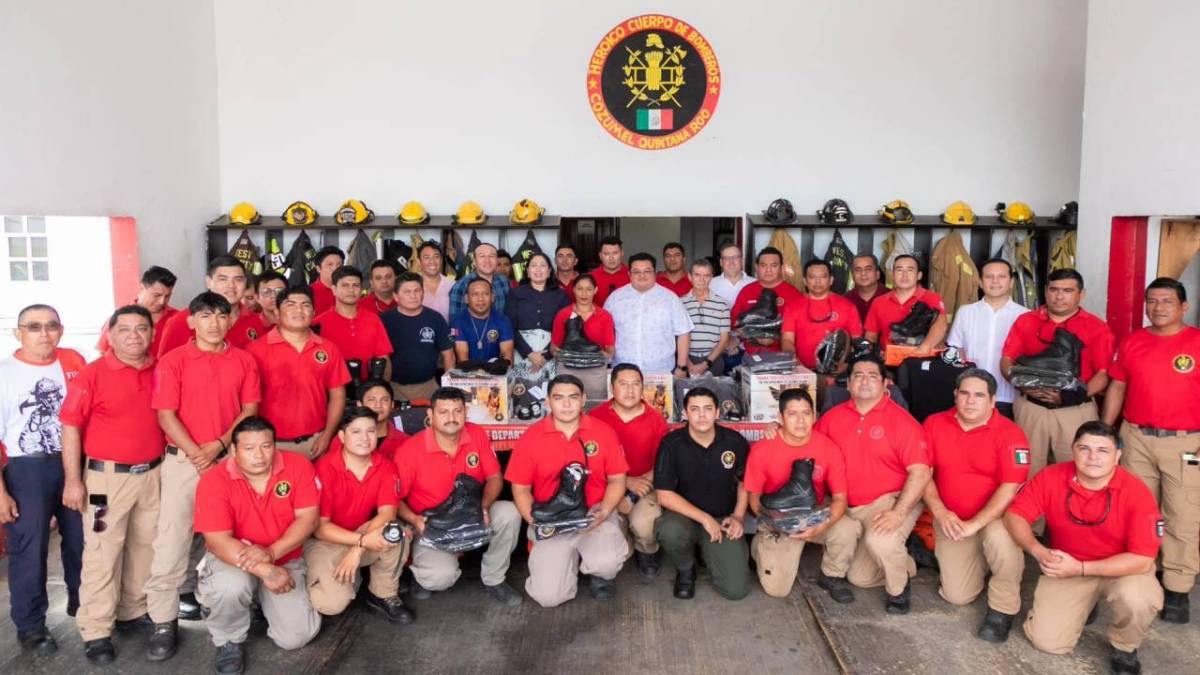 Bomberos de Cozumel.