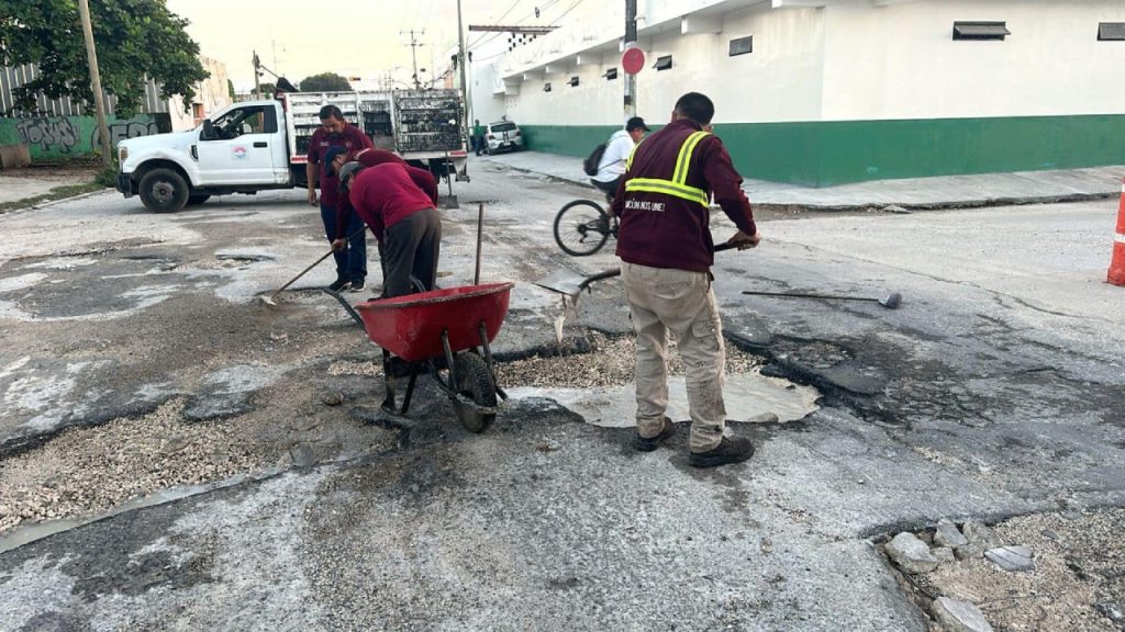 Calles de Quintana Roo con innumerables baches.