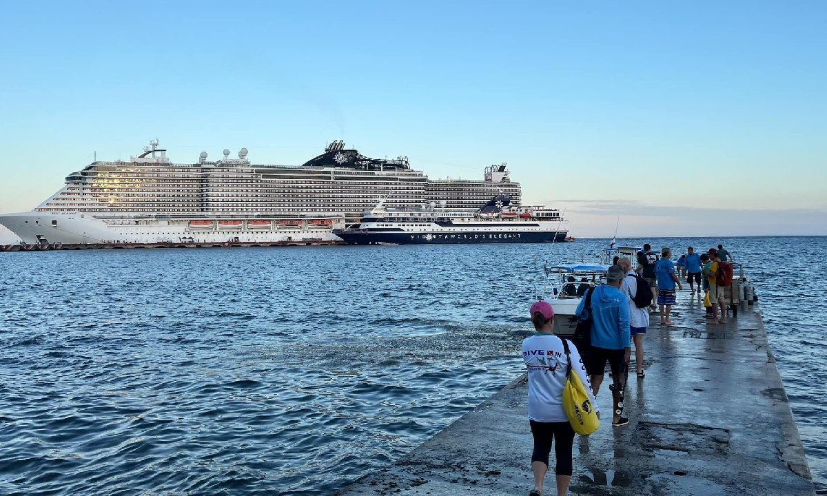 Usuarios de cruceros en el Caribe Mexicano.