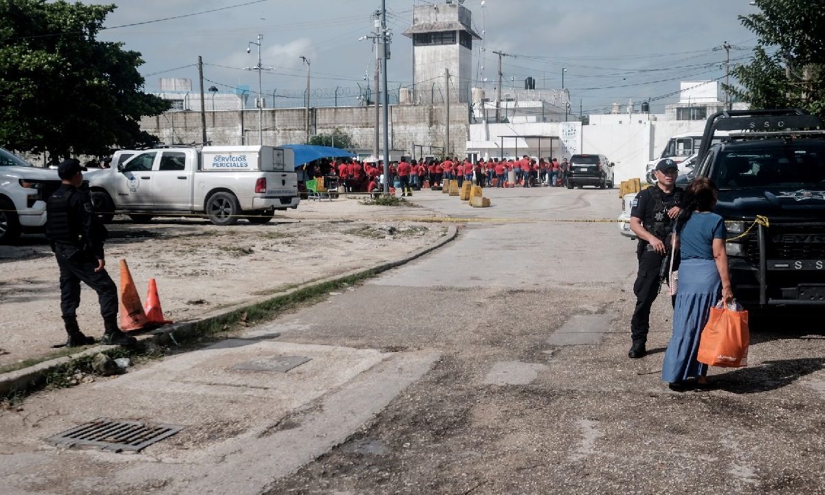 Operativo sorpresa en la cárcel de Cancún.