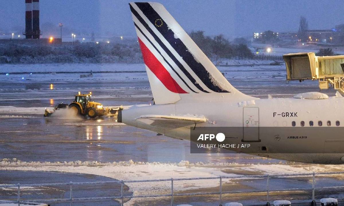 París bajo nieve debido a un temporal.