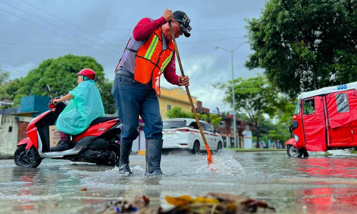 Desazolve de pozos de absorción en Cozumel.