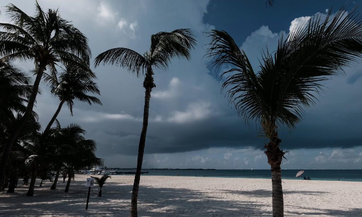 Habrá cielo nublado y posibles lluvias.