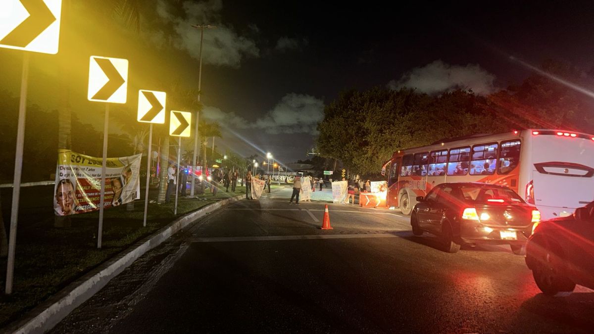 Bloquean zona hotelera