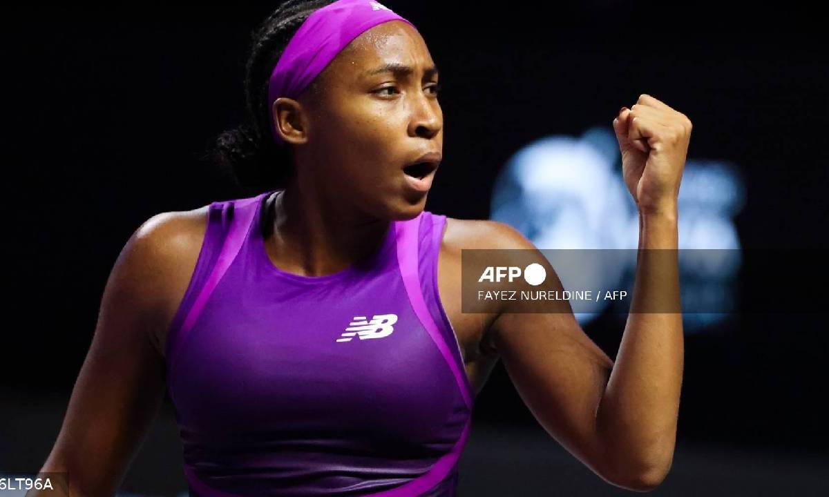 Coco Gauff vence a Aryna Sabalenka y avanza a la final en Riad.