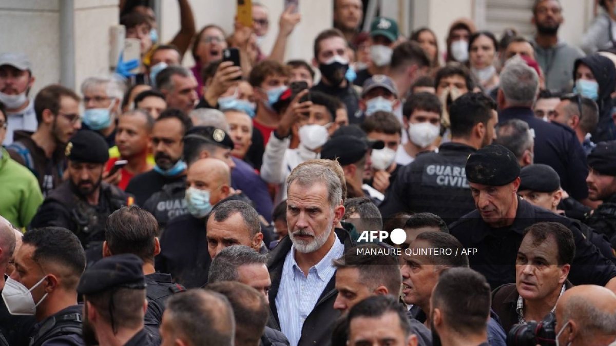 Asesinos les gritaron a los reyes de España.