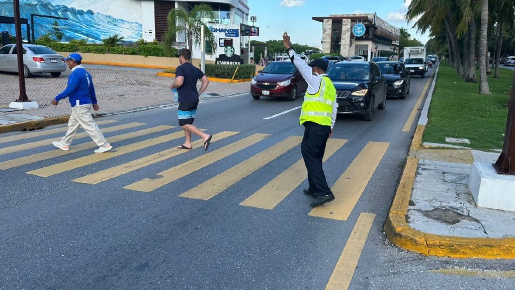 En Cancún continúan algunos cierres viales por obras.