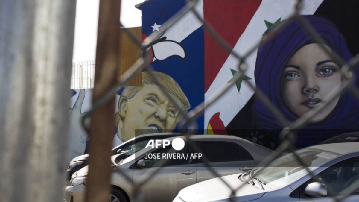 Vista parcial del mural "Todos somos migrantes"