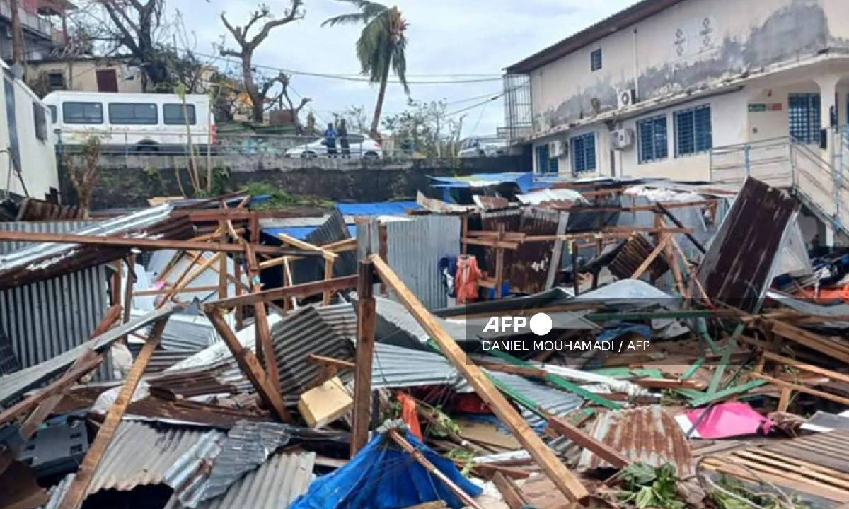 El huracán Chido dejó varios muertos en Francia.