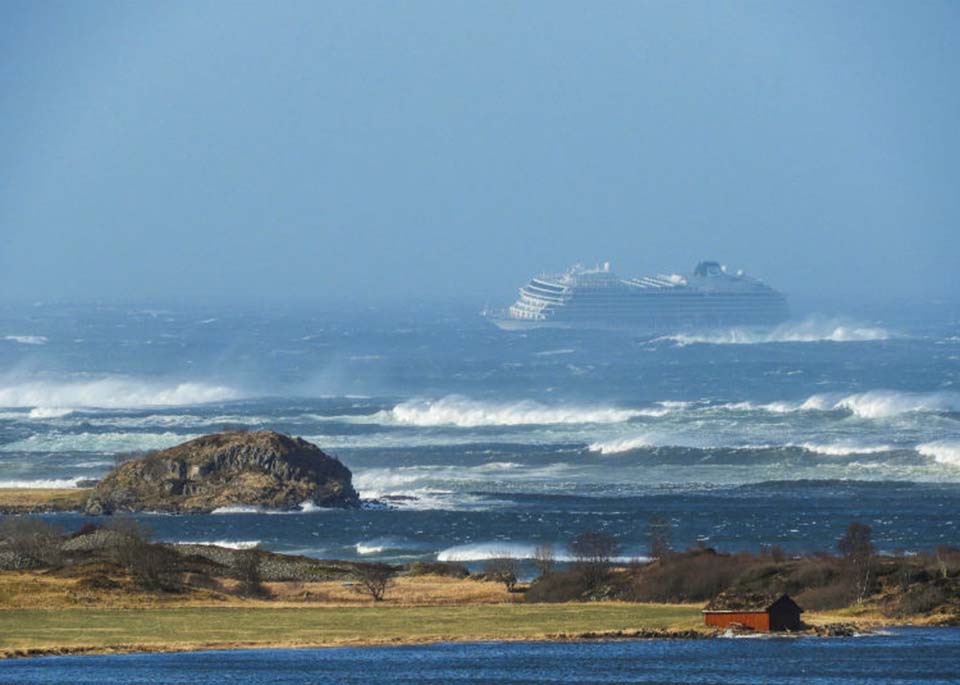 Crucero varado en Noruega, deja 17 heridos y mil 300 evacuados