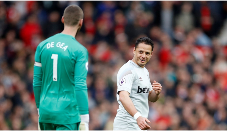 Javier Hernández fue ovacionado en su regreso a Old Trafford