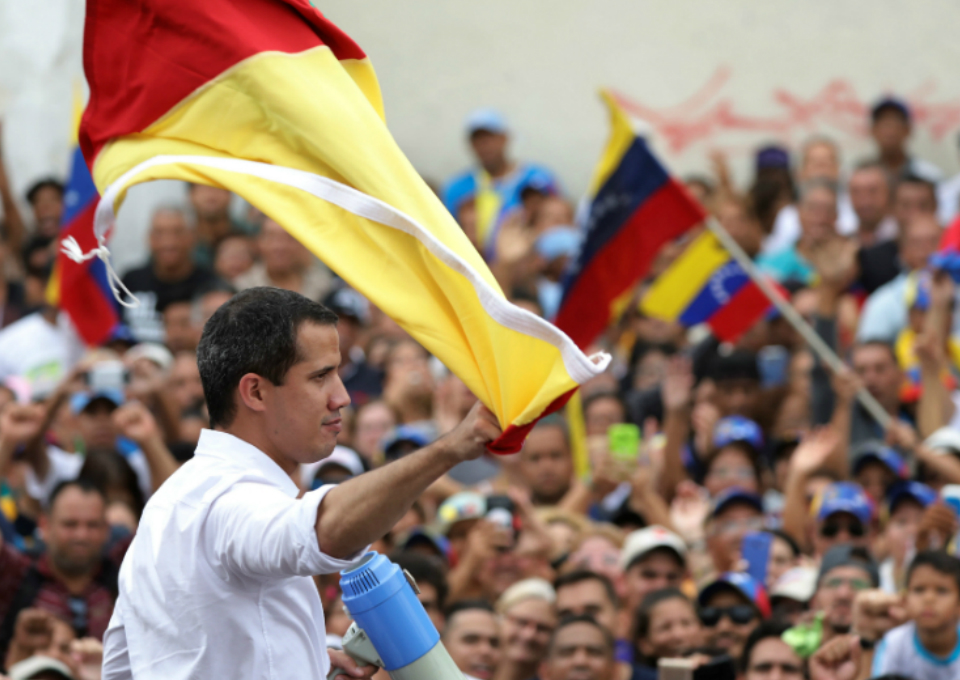 Embajadores y el presidente interino de Venezuela iniciaron el sábado una reunión en Colombia para diseñar una estrategia de presión, que incluya a Rusia y China, sobre el régimen de Nicolás Maduro, quien sigue en el poder.