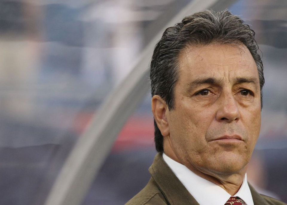 Chivas confirmó la contratación del 'Jefe', quien sustituye en sus funciones a Alberto Coyote, que ejerció como de interino la última semana tras el cese de José Saturnino Cardozo.