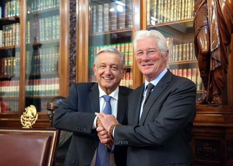 Recibe AMLO a actor Richard Gere