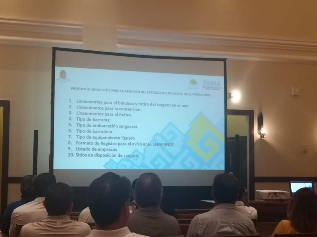 En reunión entre el sector hotelero y autoridades se presentó el protocolo emergente para la atención del sargazo
