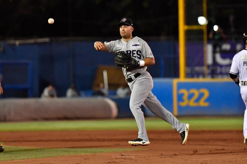 Marco Quevedo triunfa en su presentación con Tigres