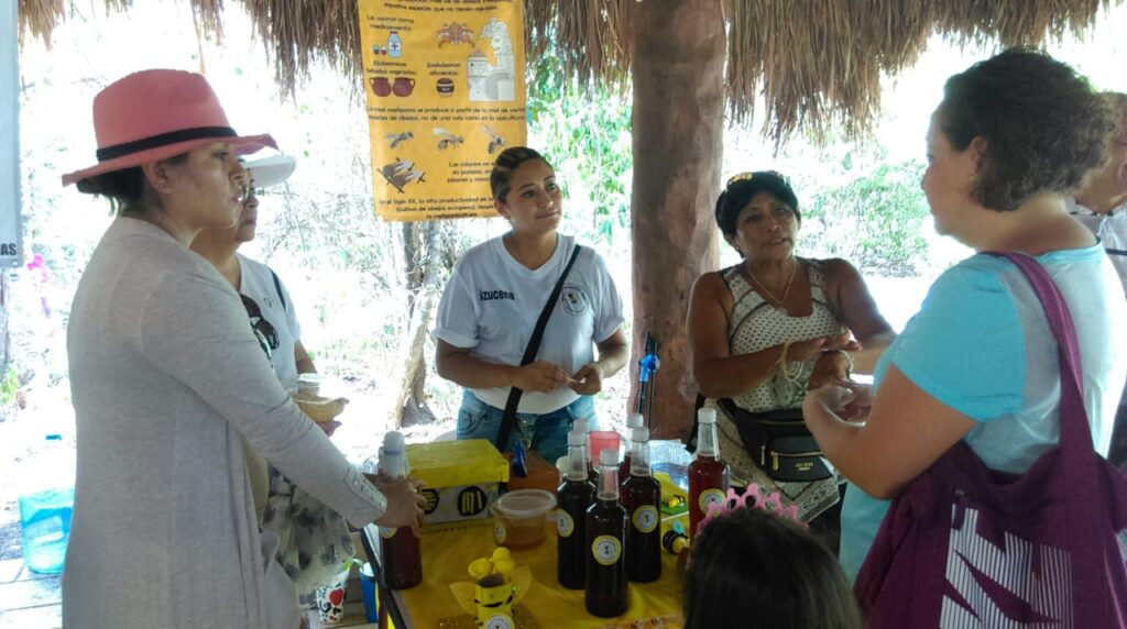 Se rescatan 120 colmenas en casas, obras en construcción y tala de árboles.