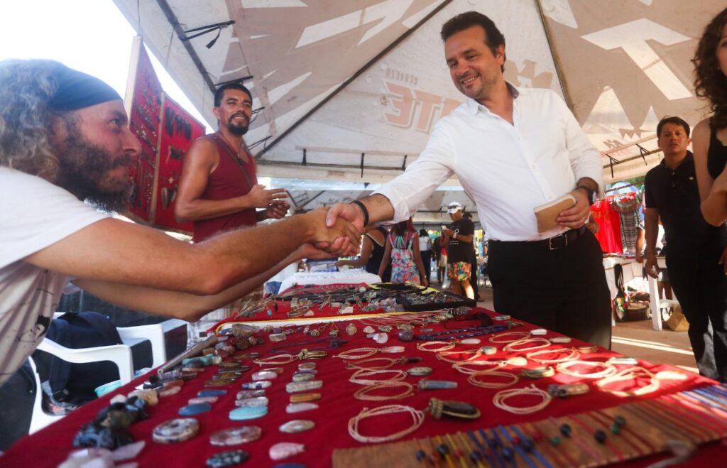 La producción artesanal recibe con Pedro Joaquín impulso en Cozumel