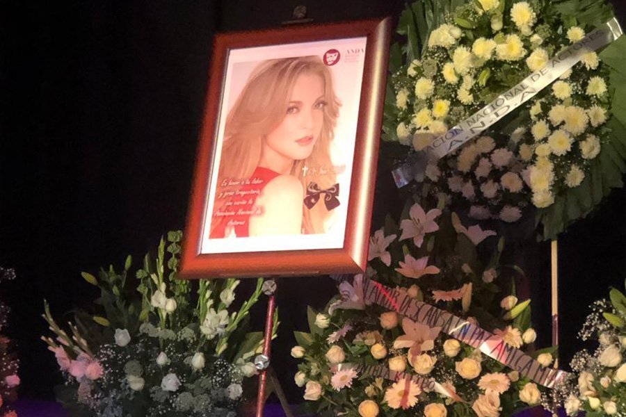 Dan último adiós a Edith González en el Teatro Jorge Negrete