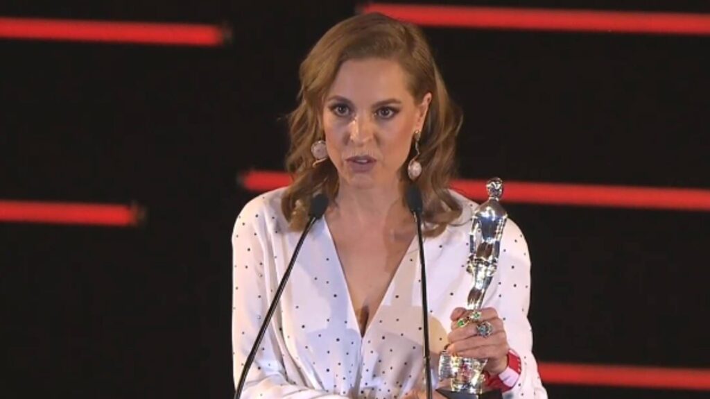 Marina de Tavira dedica Ariel a mujeres que asumen solas la maternidad