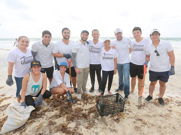 Mara Lezama, recibió el premio a la mejor campaña de ÔÇ£Prevención y Protección CivilÔÇØ