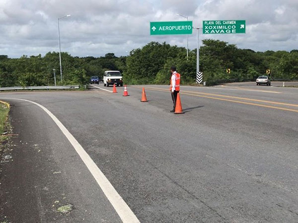 Operativo agiliza tránsito vehicular al llegar y salir del aeropuerto de Cancún