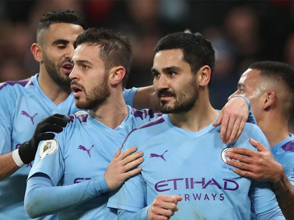 Manchester City se impone ante un complicado Leicester City