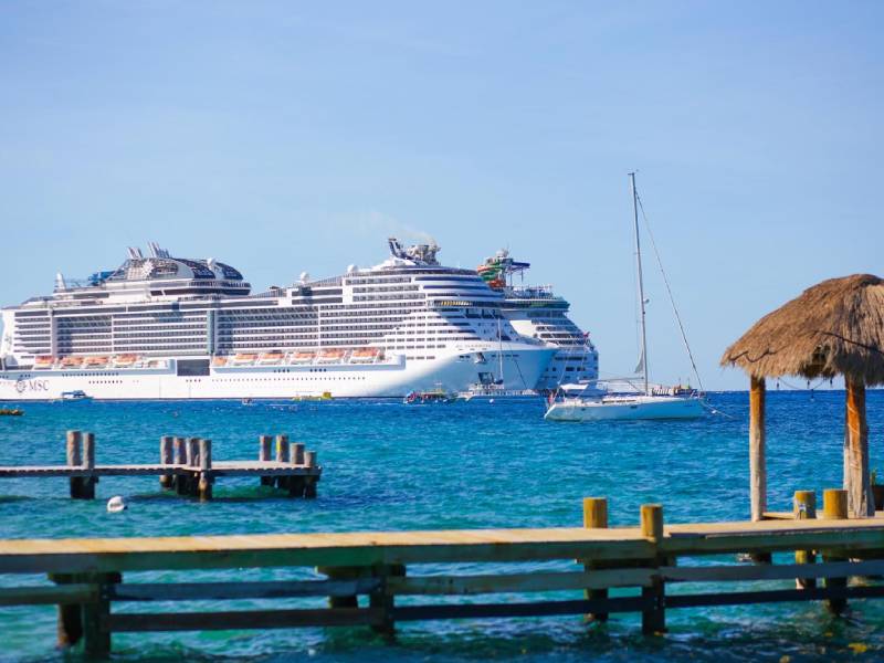 A consulta, muelle en Cozumel