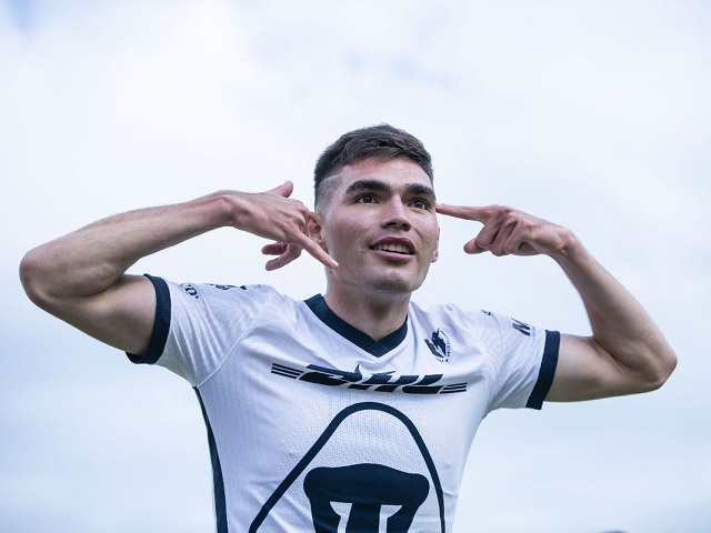 Johan Vásquez confiesa que ha tenido contacto con equipos europeos