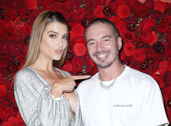 J Balvin y su novia Valentina Ferrer esperan su primer hijo