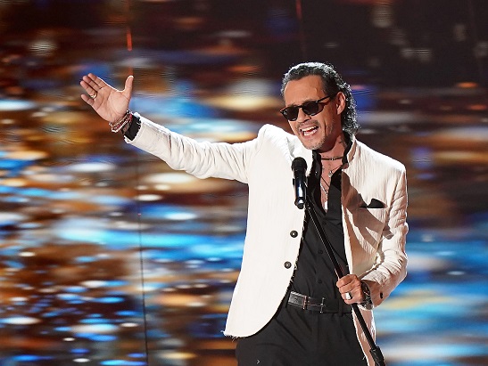 Llueven memes tras fallido concierto online de Marc Anthony