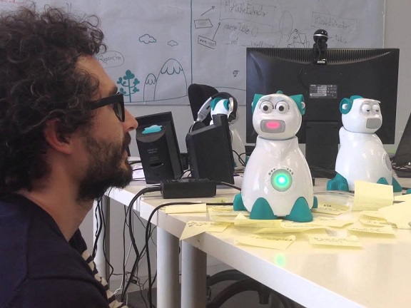 Diseñan robot "afectivo" para mejorar el estado emocional de las personas