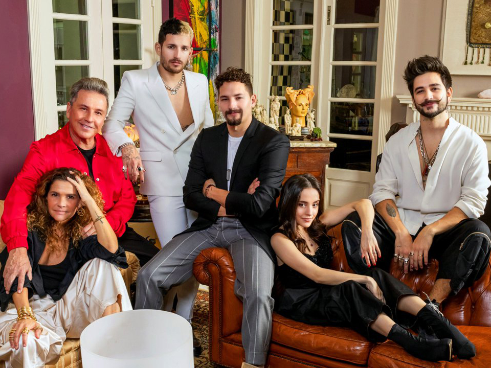 Montaner le hará competencia a Derbez; tendrá su propia serie familiar