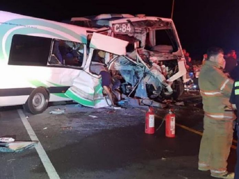 Choque deja 16 muertos en Sonora