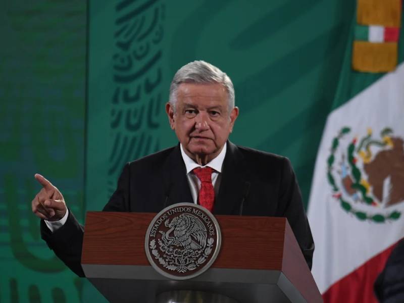 Médicos privados exigen ser vacunados, AMLO pide que nos espere