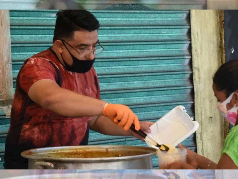 Murió Ricardo Villalba de COVID; alimentó a miles durante pandemia