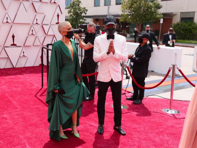 Los outfits más glamurosos de la alfombra roja de los premios Oscar