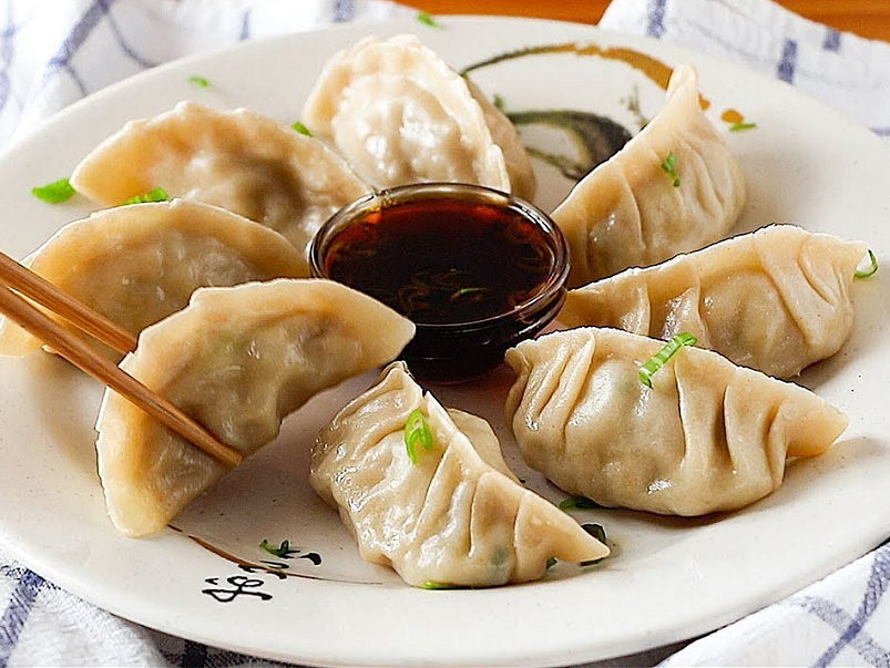 Prepara una deliciosa salsa para acompañar tus empanadillas japonesas