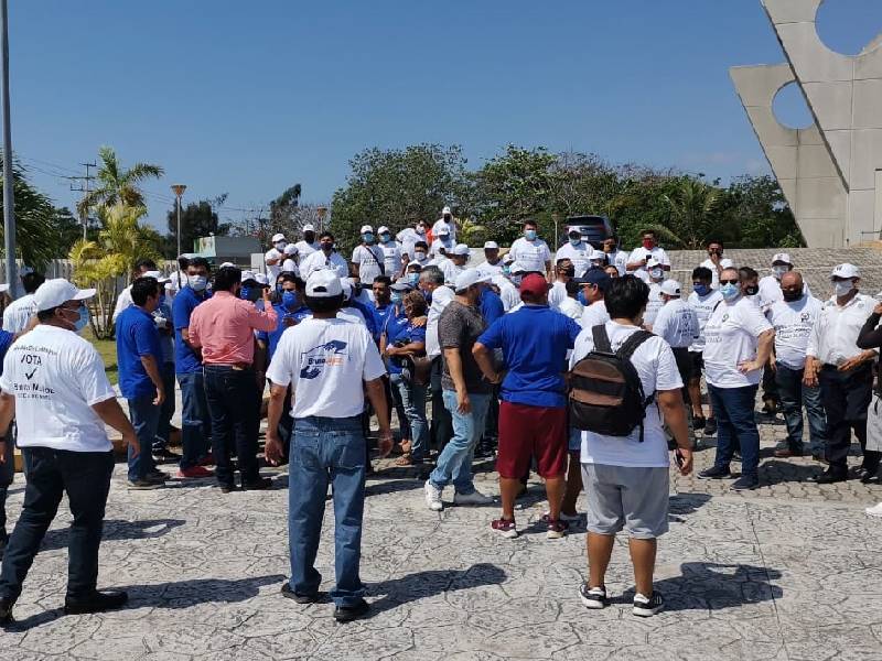 Rebelión taxista en Playa del Carmen