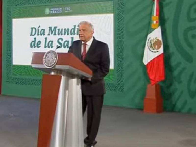 (Video) Proyectan en la mañanera supuesto montaje en el caso de Cassez