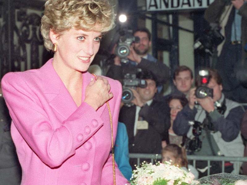 Nunca quise perjudicarla- Periodista se disculpa por entrevista de Lady Di