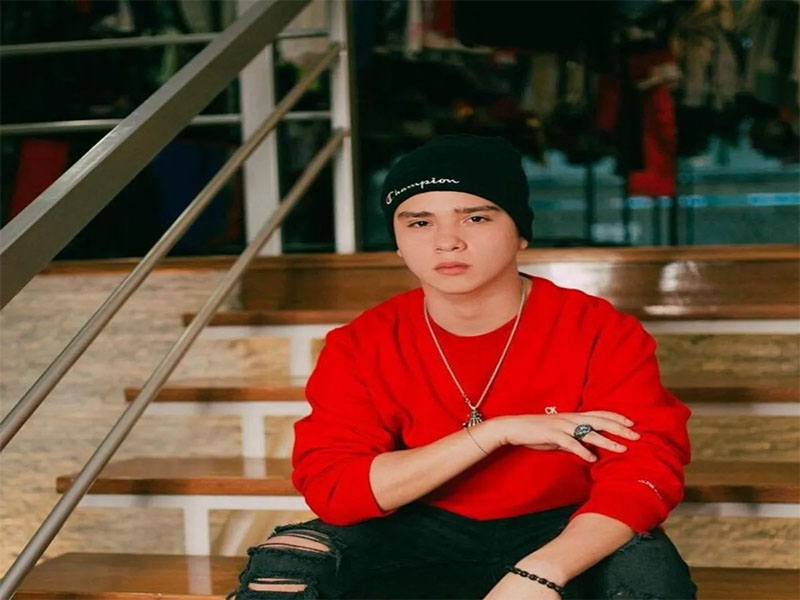 César Pantoja llega al millón de suscriptores en YouTube