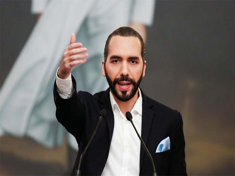 A placer, Nayib Bukele quita y pone cinco ministros