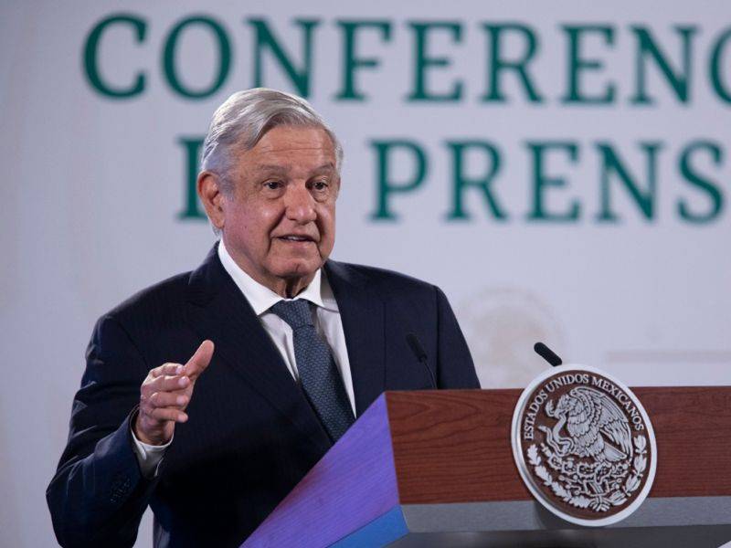 AMLO acusa a Adrián de la Garza por comprar votos en Nuevo León