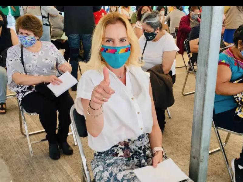 Beatriz Gutiérrez M├╝ller se vacunó el día de hoy contra Covid-19